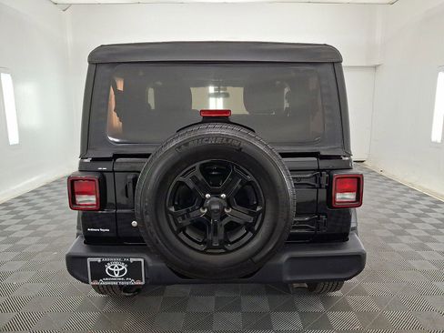 Used 2018 Jeep Wrangler Sport S image 23