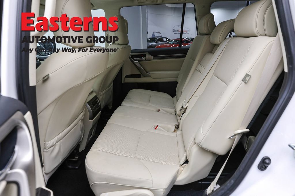 Used 2020 Lexus GX 460 Premium w/ Premium Package AWD/4WD image 25
