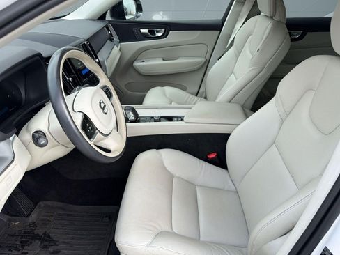 Used 2024 Volvo XC60 B5 Core w/ Protection Package Premier AWD/4WD image 5