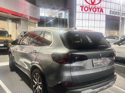 Used 2024 BMW X5 sDrive40i w/ Parking Assistance Package image 2