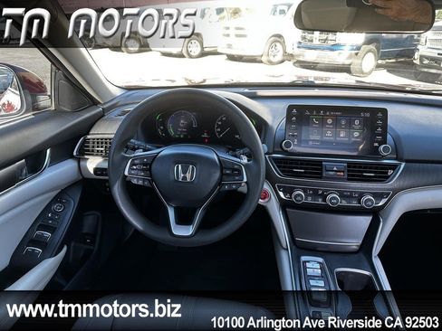 Used 2018 Honda Accord EX image 13