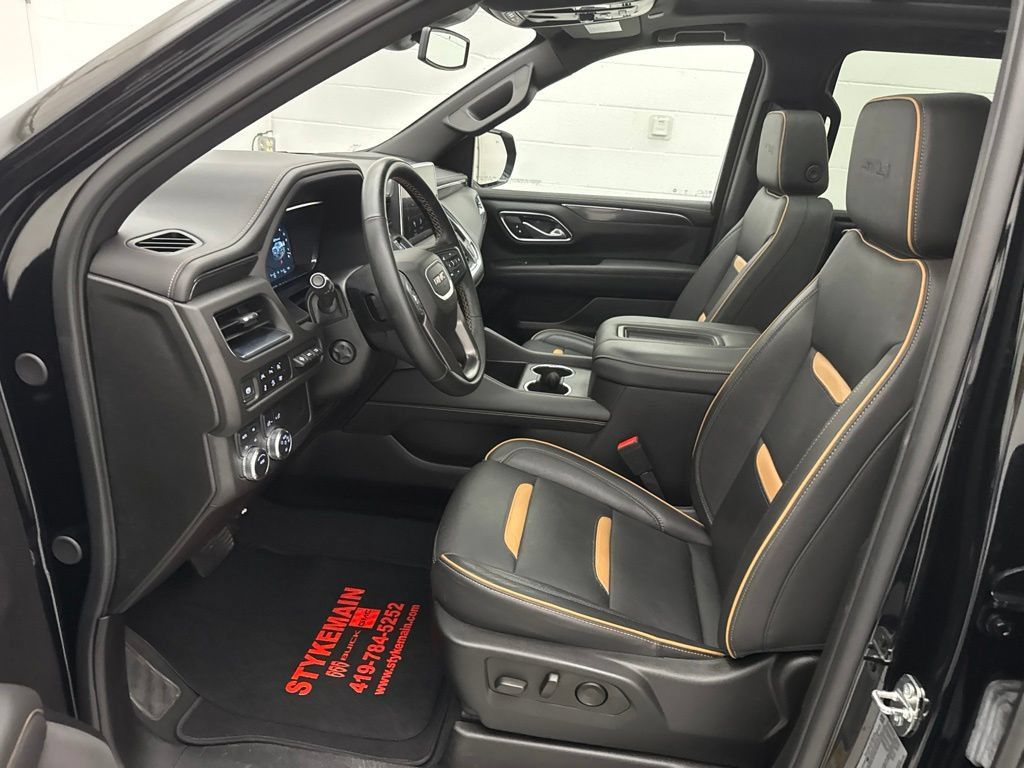 Used 2024 GMC Yukon AT4 w/ Technology Package AWD/4WD image 21