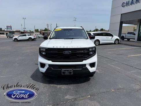 Used 2025 Ford Expedition Max Active AWD/4WD image 8