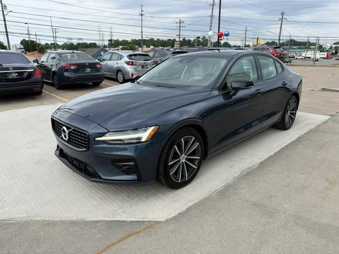 Used 2022 Volvo S60 B5 Momentum AWD/4WD image 6