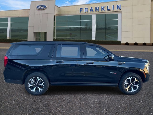 Used 2025 GMC Yukon XL AT4 w/ AT4 Premium Package AWD/4WD image 8