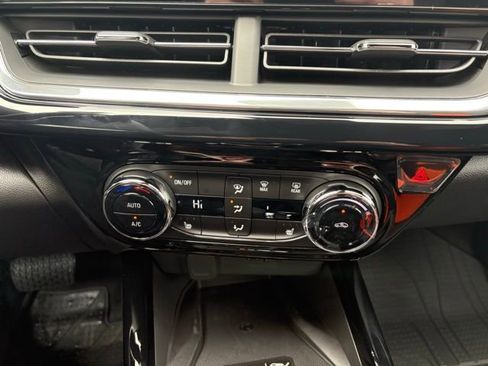 New 2026 Chevrolet Trax RS w/ Sunroof Package image 20