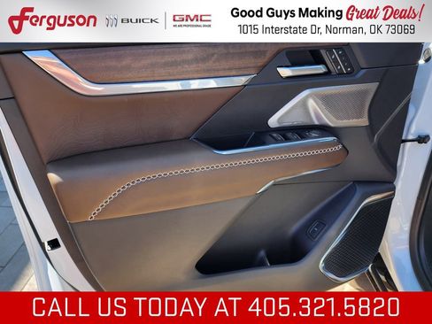 New 2026 GMC Acadia Denali Ultimate AWD/4WD image 13