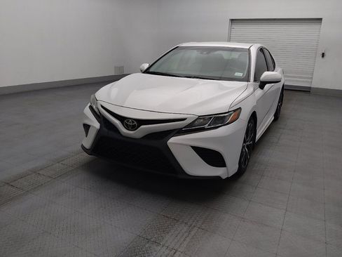 Used 2018 Toyota Camry SE FWD image 15