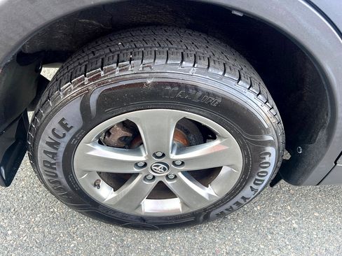 Used 2015 Toyota RAV4 XLE image 31