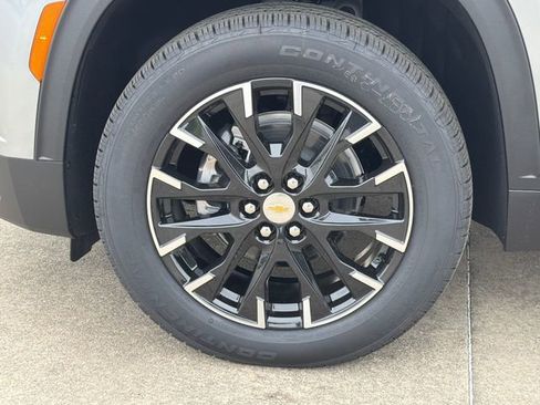 New 2026 Chevrolet Traverse LT image 11