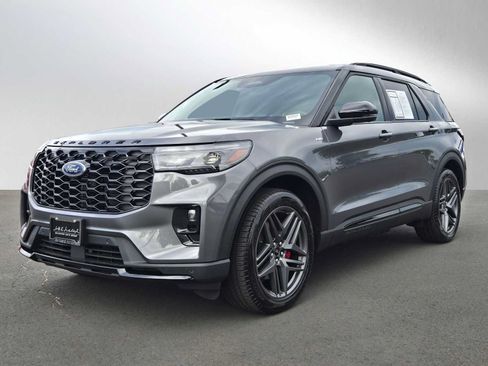 Used 2025 Ford Explorer ST-Line w/ Premium Package RWD image 7