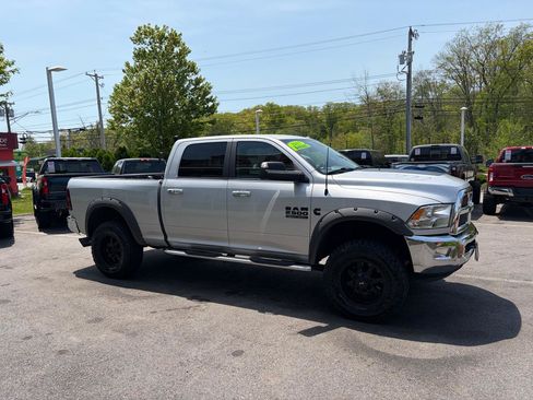 Used 2017 RAM 2500 SLT AWD/4WD image 5