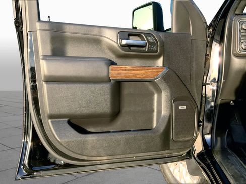 Used 2022 Chevrolet Silverado 3500 High Country w/ Technology Package AWD/4WD image 22