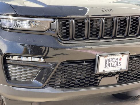 New 2025 Jeep Grand Cherokee Limited image 7