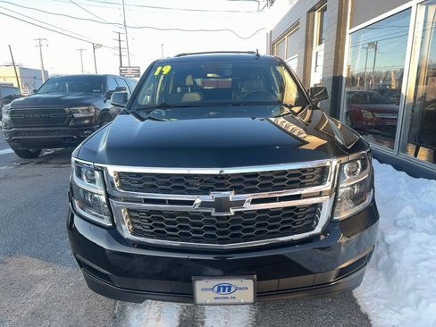 Used 2019 Chevrolet Suburban LT w/ LT Midnight Edition image 2