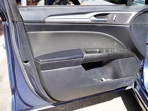 Used 2019 Ford Fusion SE FWD image 27