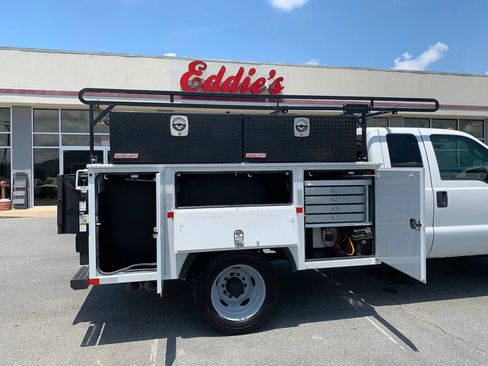 Used 2016 Ford F550 4x4 SuperCab Super Duty image 34