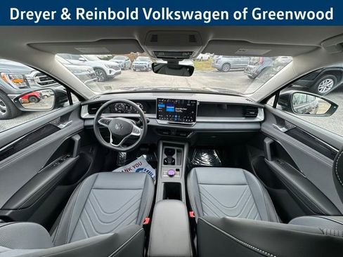 New 2026 Volkswagen Tiguan SE image 11