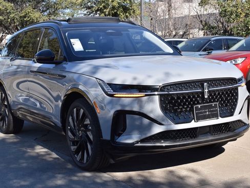 New 2026 Lincoln Nautilus Reserve w/ Jet Appearance Package image 3