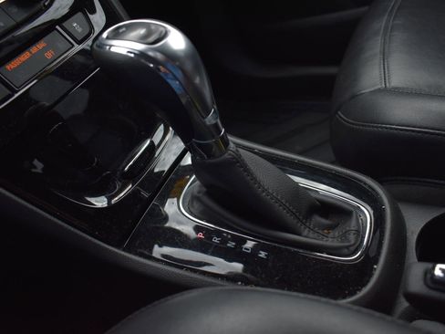 Used 2020 Buick Encore Essence image 32