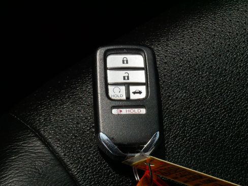 Certified 2017 Honda Accord EX-L image 29