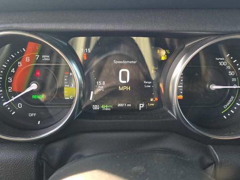 Used 2023 Jeep Wrangler Unlimited Sahara image 14