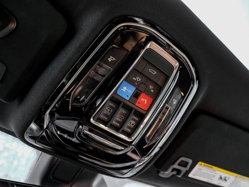 Used 2024 Jeep Grand Cherokee Summit AWD/4WD image 19