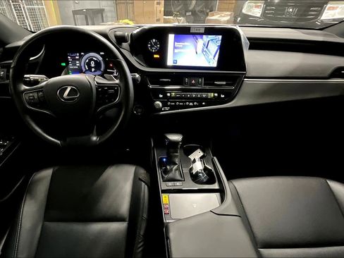 Used 2025 Lexus ES 300h w/ Premium Package image 15