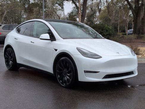 Used 2022 Tesla Model Y Performance image 7