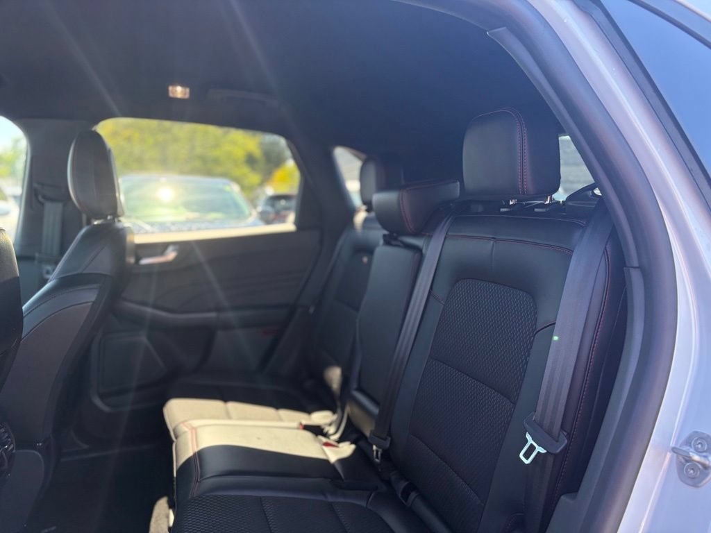 Used 2025 Ford Escape ST-Line w/ Tech Pack #1 AWD/4WD image 11