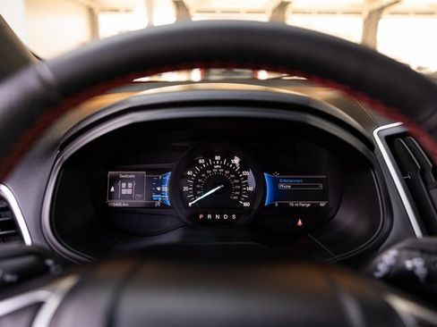 Used 2024 Ford Edge ST-Line image 10