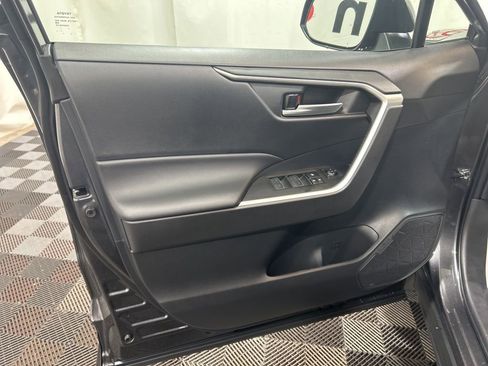 Used 2025 Toyota RAV4 XLE w/ Convenience Package image 19