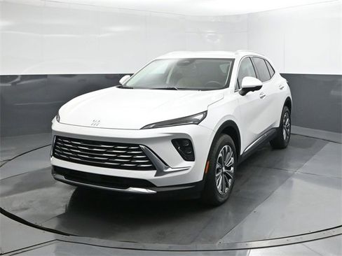 Used 2025 Buick Envision Preferred image 30