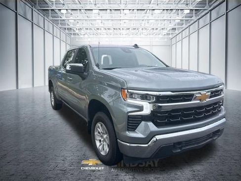 Used 2025 Chevrolet Silverado 1500 LT AWD/4WD image 3