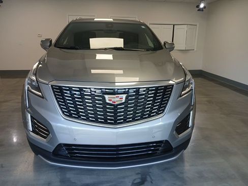 Certified 2025 Cadillac XT5 Premium Luxury w/ Technology Package AWD/4WD image 5