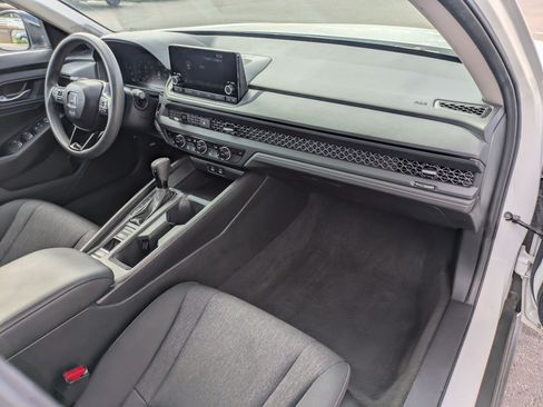 Used 2025 Honda Accord SE image 35