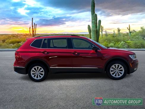 Used 2018 Volkswagen Tiguan SE w/ Panoramic Sunroof Package AWD/4WD image 3