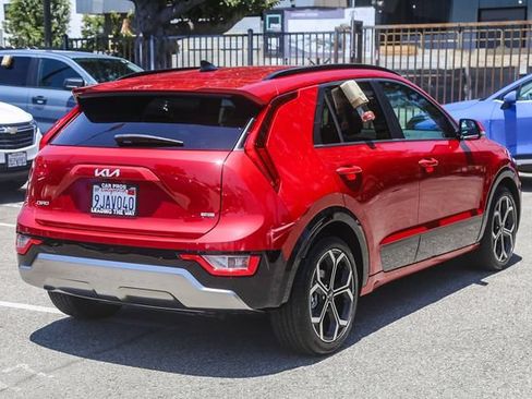 Certified 2023 Kia Niro EX Touring FWD image 10