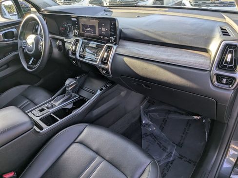 Used 2023 Kia Sorento EX FWD image 11