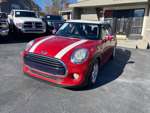 Used 2016 MINI Cooper 4-Door Hardtop w/ Media Package image 2