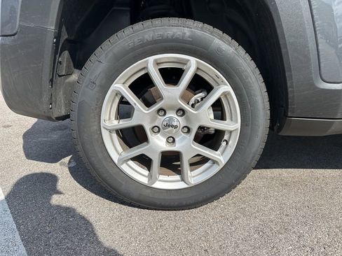 Used 2022 Jeep Renegade Latitude image 38