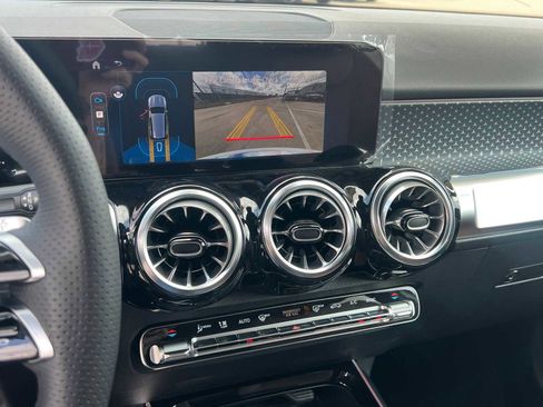 New 2026 Mercedes-Benz GLB 250 image 20