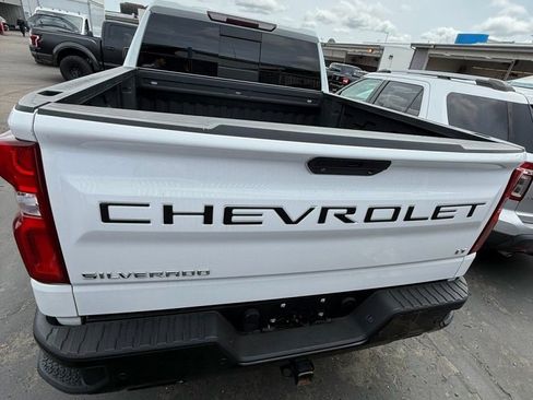 Used 2021 Chevrolet Silverado 1500 LT Trail Boss w/ Convenience Package II AWD/4WD image 5