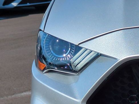 Used 2019 Ford Mustang GT Premium image 9