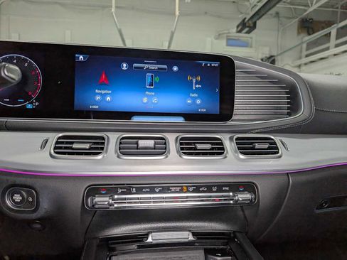 Certified 2024 Mercedes-Benz GLS 450 4MATIC image 31