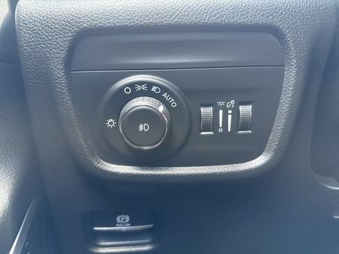 Certified 2022 Jeep Grand Cherokee L Limited AWD/4WD image 13