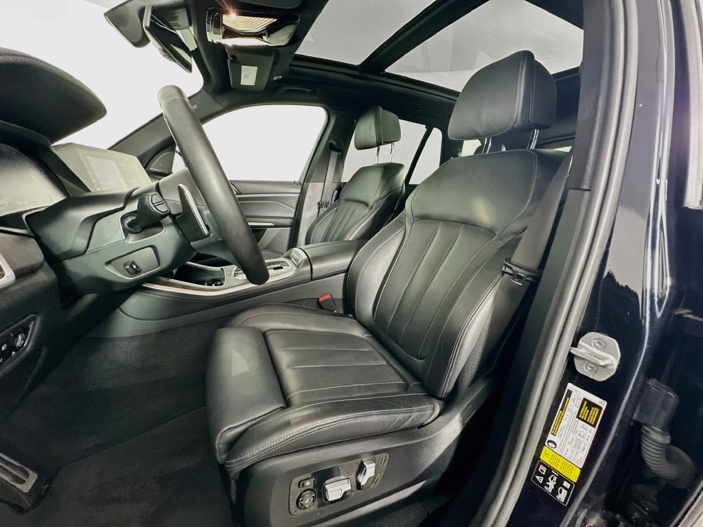 Used 2021 BMW X5 xDrive40i w/ M Sport Package AWD/4WD image 22