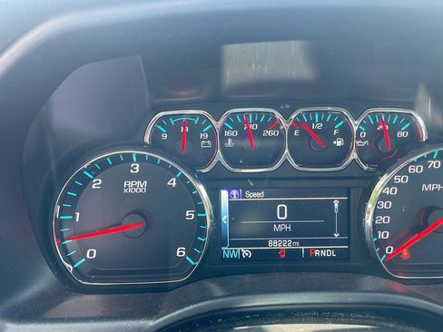 Used 2018 Chevrolet Silverado 1500 LT AWD/4WD image 11
