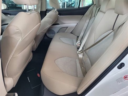 Used 2019 Toyota Camry LE image 5