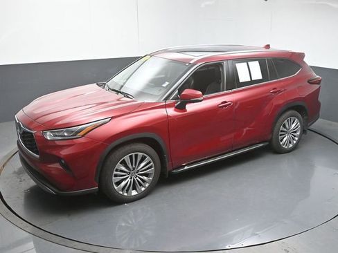 Used 2022 Toyota Highlander Platinum AWD/4WD image 45